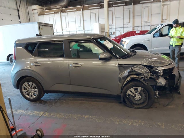 KNDJ23AU3P7844343 KIA SOUL LX