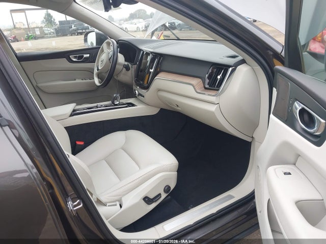 2022 VOLVO XC60 RECHARGE PLUG-IN HYBRID YV4BR0DK1N1915593 Photo 4
