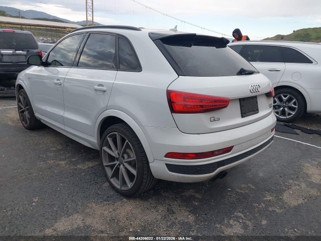 2018 AUDI Q3 WA1JCCFS0JR023808 Photo 2