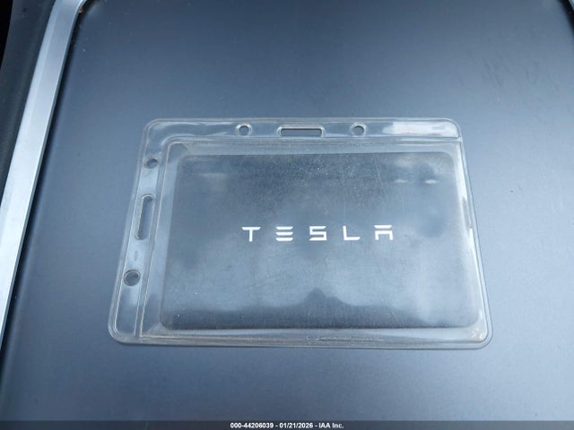 2024 Tesla Model Y Long Range Dual Motor All-wheel Drive მანქანა იყიდება აუქციონზე, vin: 7SAYGDEE3RF079370, აუქციონის ნომერი: 44206039