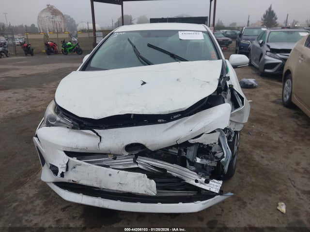 Toyota Prius Three 2016 JTDKARFU3G3022037 Image 13