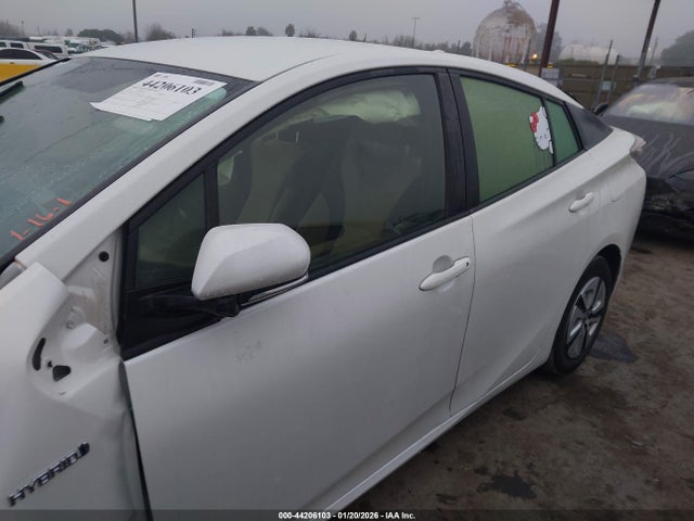Toyota Prius Three 2016 JTDKARFU3G3022037 Image 15
