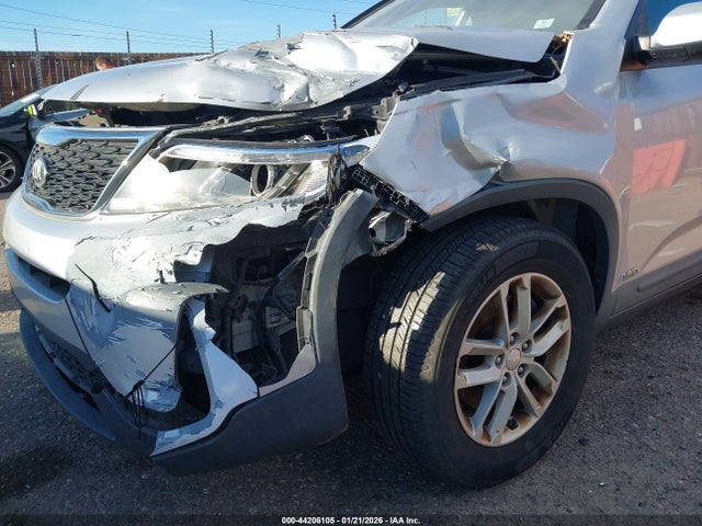 2014 Kia Sorento Lx მანქანა იყიდება აუქციონზე, vin: 5XYKTCA68EG496865, აუქციონის ნომერი: 44206105