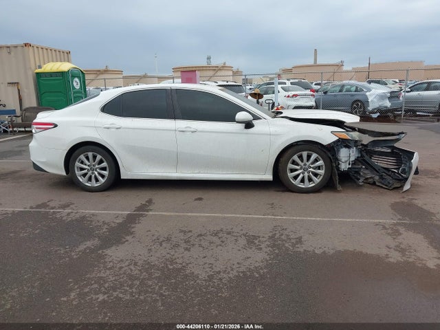 4T1B11HK6KU182957 Toyota CAMRY LE