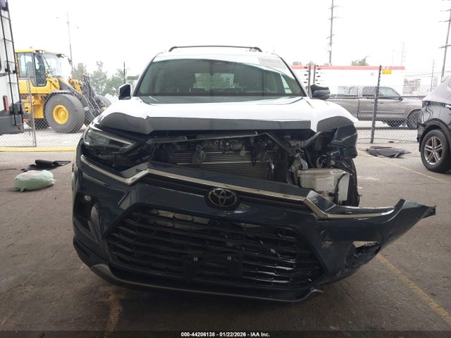 Toyota Grand Highlander Platinum 2024 5TDAAAB58RS066340 Image 13
