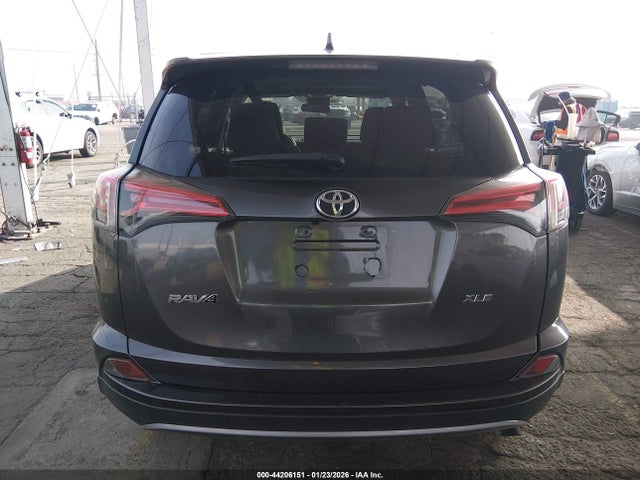 Toyota Rav4 Xle 2018 2T3WFREV5JW412476 Image 15