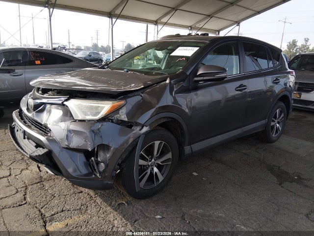 Toyota Rav4 Xle 2018 2T3WFREV5JW412476 Image 2