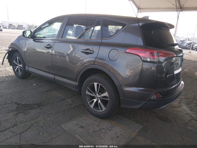 Toyota Rav4 Xle 2018 2T3WFREV5JW412476 Image 3