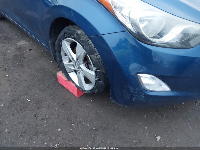 44206186 :رقم المزاد ، KMHDH4AE3DU976652 vin ، 2013 Hyundai Elantra Gls مزاد بيع