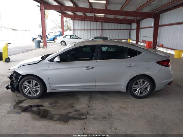 KMHD84LF3KU855106 Hyundai ELANTRA SEL