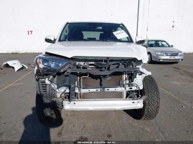 Toyota 4RUNNER SR5 2021 JTEMU5JR9M5964858 Image 13