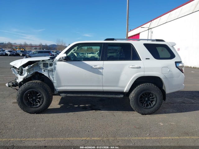 Toyota 4RUNNER SR5 2021 JTEMU5JR9M5964858 Image 15
