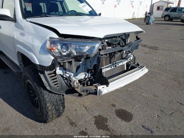 Toyota 4RUNNER SR5 2021 JTEMU5JR9M5964858 Image 18