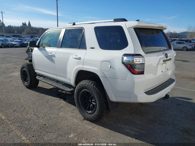 Toyota 4RUNNER SR5 2021 JTEMU5JR9M5964858 Image 3