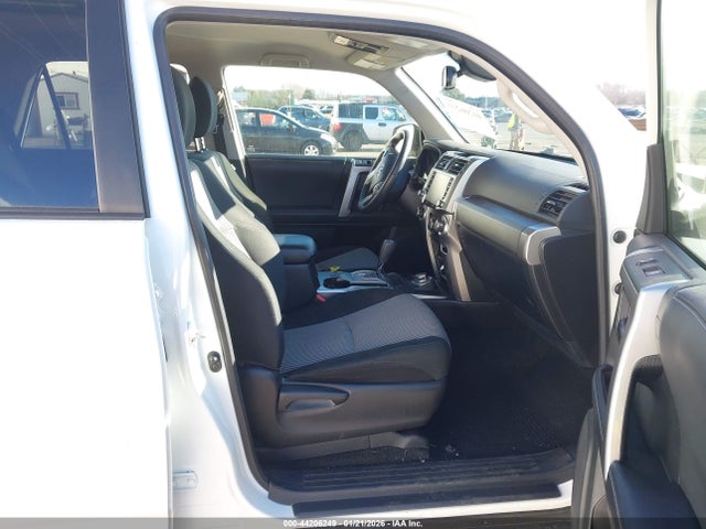 Toyota 4RUNNER SR5 2021 JTEMU5JR9M5964858 Image 5