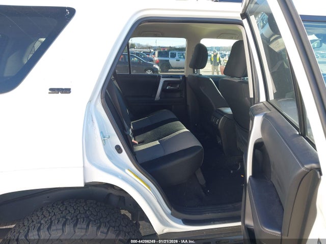 Toyota 4RUNNER SR5 2021 JTEMU5JR9M5964858 Image 8