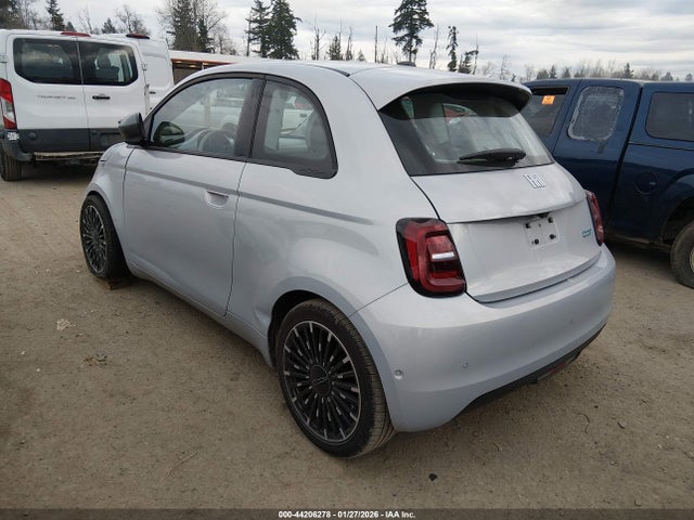 2024 FIAT 500E ZFAFFAC40RX227553 Photo 2