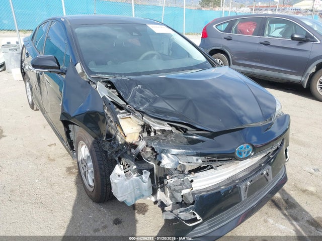 JTDKBRFUXJ3057596 Toyota Prius Two