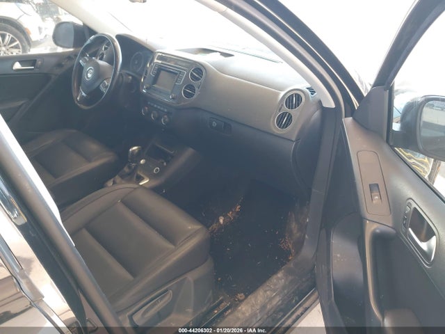 2016 VOLKSWAGEN TIGUAN WVGBV7AX8GW066216 Photo 4