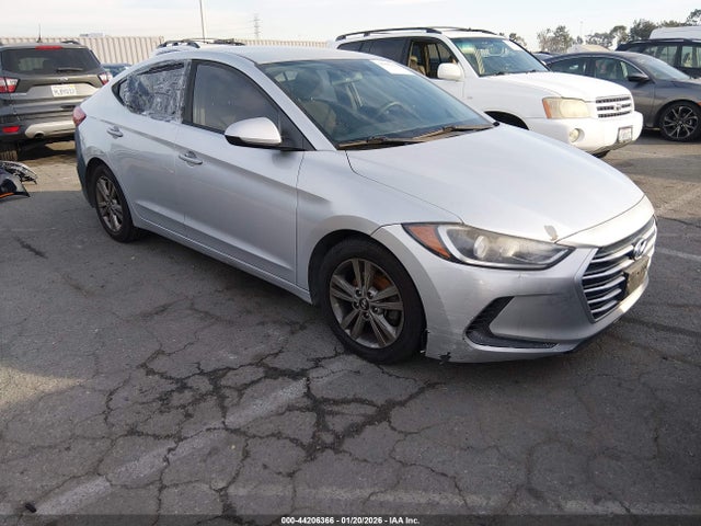 2018 5NPD84LF6JH267830 main image