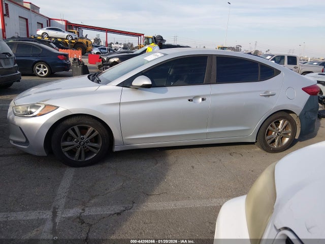 Hyundai ELANTRA SEL 2018 5NPD84LF6JH267830 Image 14
