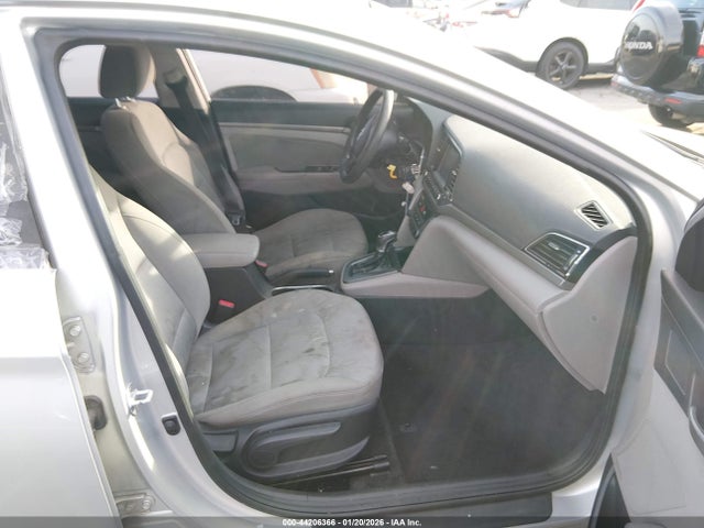 Hyundai ELANTRA SEL 2018 5NPD84LF6JH267830 Image 5