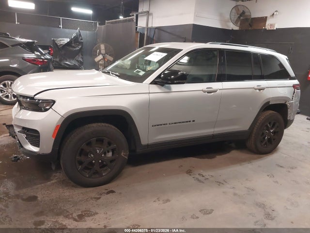 2025 Jeep Grand Cherokee Altitude X 4x4 მანქანა იყიდება აუქციონზე, vin: 1C4RJHAG0S8764532, აუქციონის ნომერი: 44206375