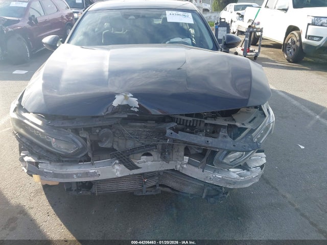 1HGCV1F15JA008225 Honda ACCORD LX