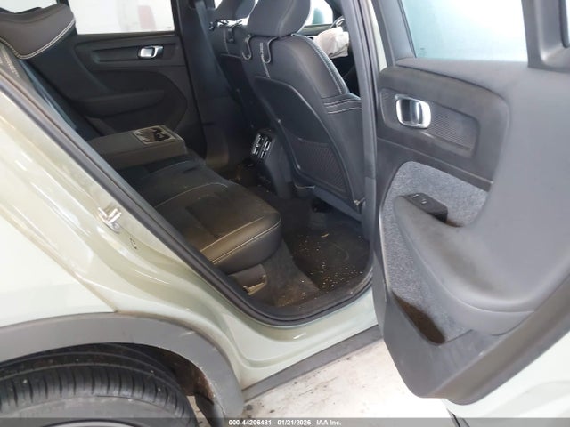 2023 VOLVO XC40 RECHARGE PURE ELECTRIC YV4ED3UM0P2082249 Photo 7