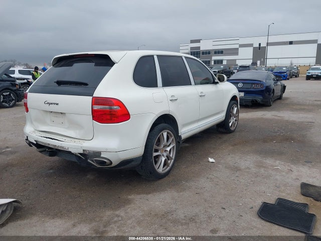 2010 PORSCHE CAYENNE WP1AA2AP9ALA06435 Photo 3