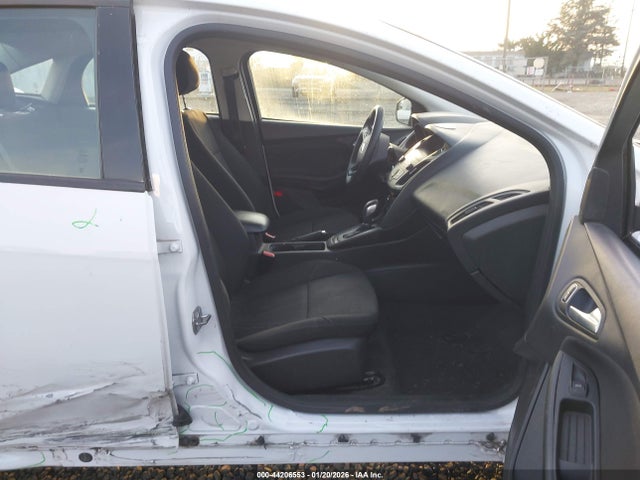 Ford FOCUS SE 2018 1FADP3F28JL237137 Image 5
