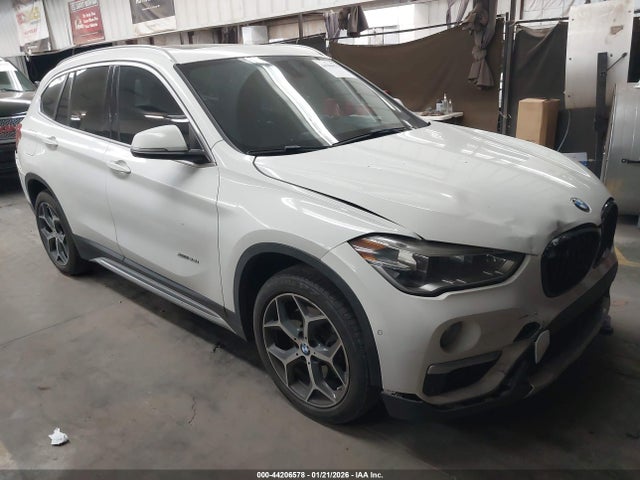 2016 BMW X1 WBXHT3C37GP885402