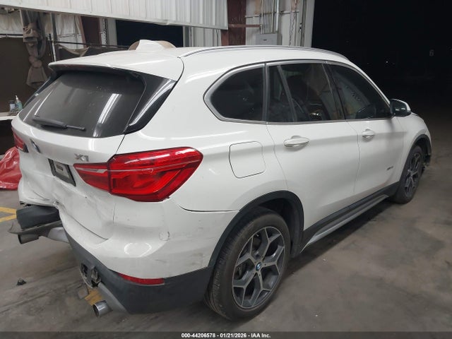 2016 BMW X1 WBXHT3C37GP885402 Photo 3