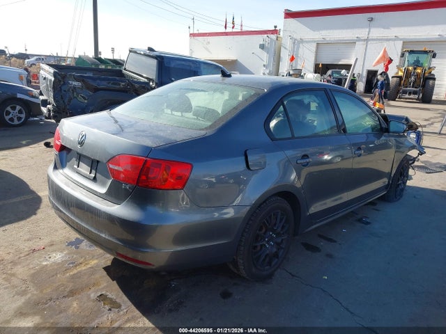 3VWD07AJ5EM267878 Volkswagen Jetta 1.8t Se