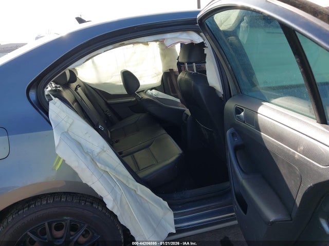 3VWD07AJ5EM267878 Volkswagen Jetta 1.8t Se