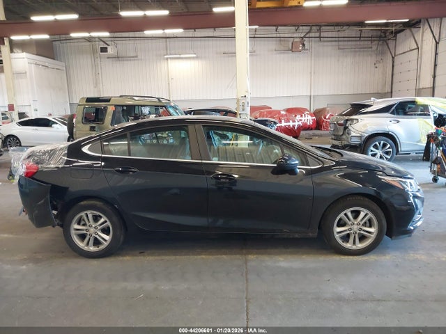 1G1BE5SM2H7176874 Chevrolet Cruze Lt Auto