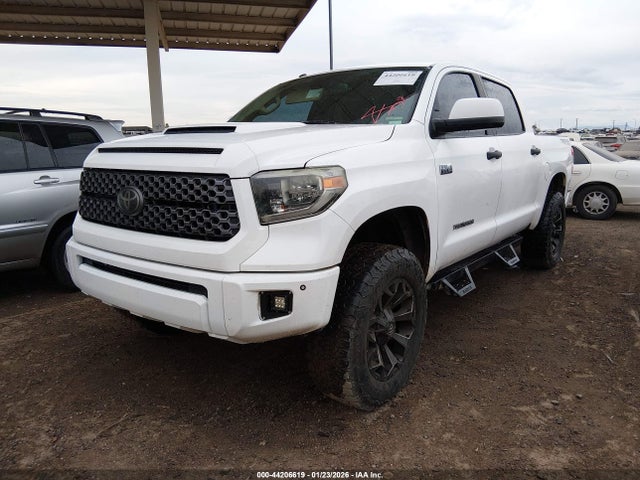 5TFDY5F14JX715458 Toyota Tundra Sr5 5.7l V8