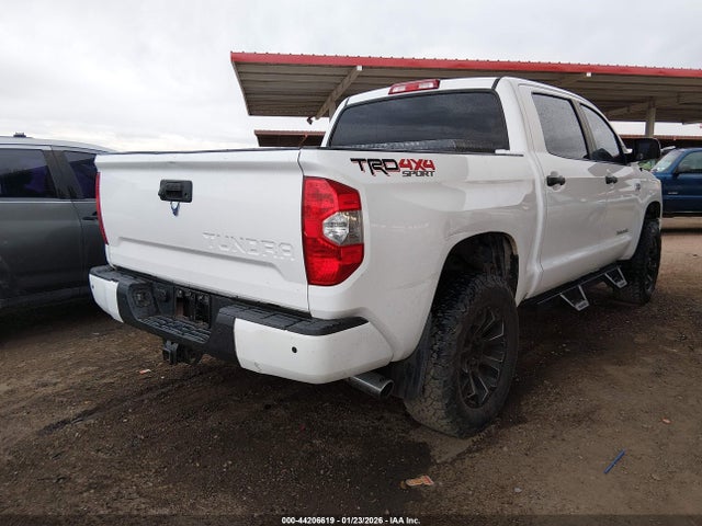 5TFDY5F14JX715458 Toyota Tundra Sr5 5.7l V8