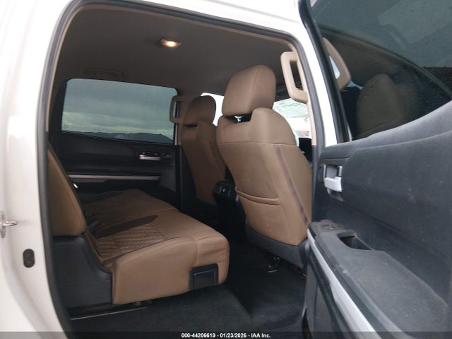 5TFDY5F14JX715458 Toyota Tundra Sr5 5.7l V8