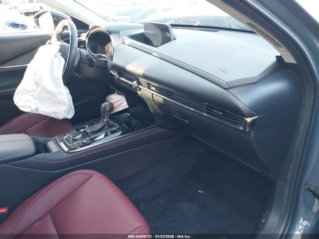 44206721 :رقم المزاد ، 3MVDMBCM2SM816982 vin ، 2025 Mazda Cx-30 2.5 S Carbon Edition مزاد بيع