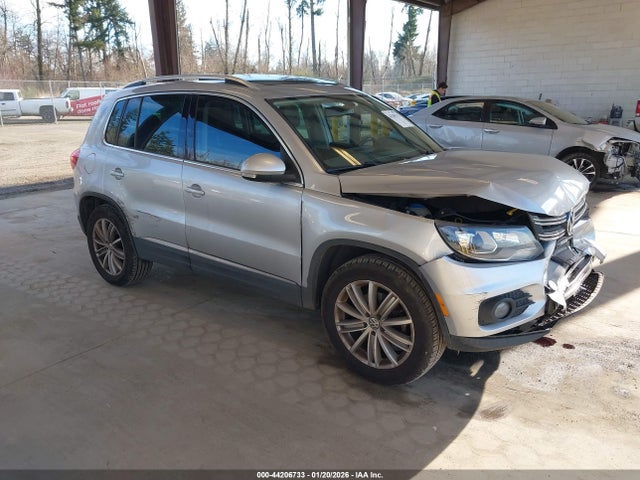 2016 VOLKSWAGEN TIGUAN WVGBV7AX8GW534171