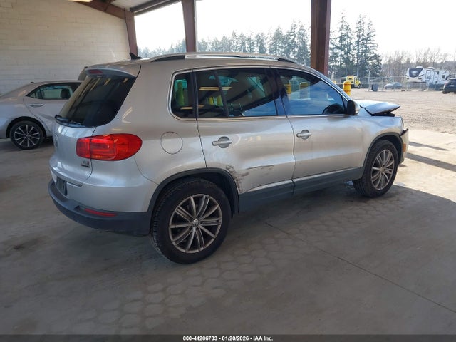 2016 VOLKSWAGEN TIGUAN WVGBV7AX8GW534171 Photo 3