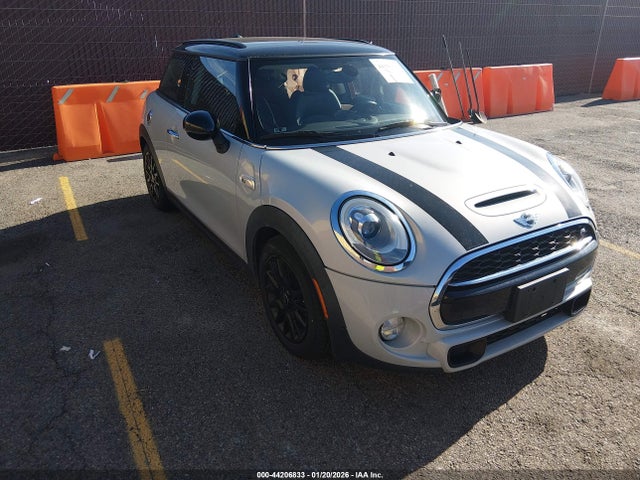 2017 MINI HARDTOP WMWXP7C55H2A45297