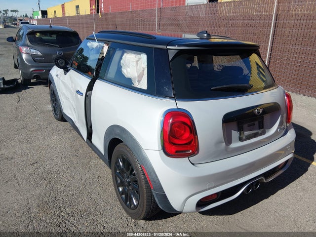 2017 MINI HARDTOP WMWXP7C55H2A45297 Photo 2