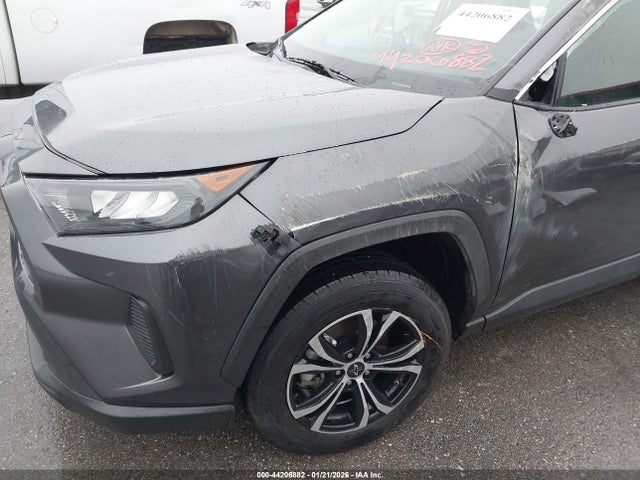 Toyota RAV4 LE 2019 2T3H1RFV0KW044196 Image 16