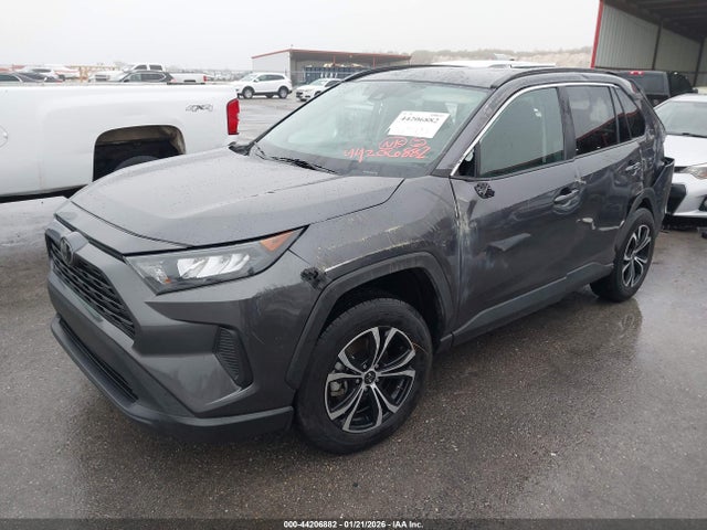 Toyota RAV4 LE 2019 2T3H1RFV0KW044196 Image 2