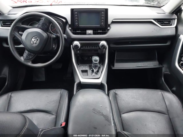 Toyota RAV4 LE 2019 2T3H1RFV0KW044196 Image 5