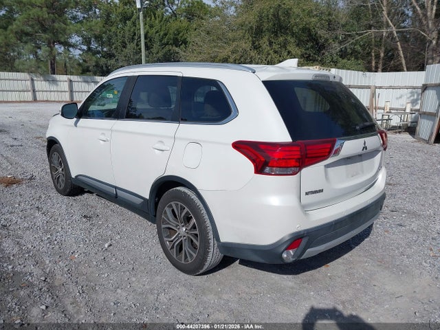 2017 MITSUBISHI OUTLANDER JA4AD3A3XHZ046889 Photo 2