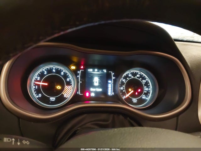 Продажа на аукционе авто 2015 Jeep Cherokee Latitude, vin: 1C4PJMCSXFW583067, номер лота: 44207596