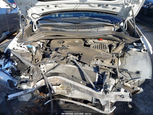 2018 BMW X1 WBXHT3C32J5L24981 Photo 9